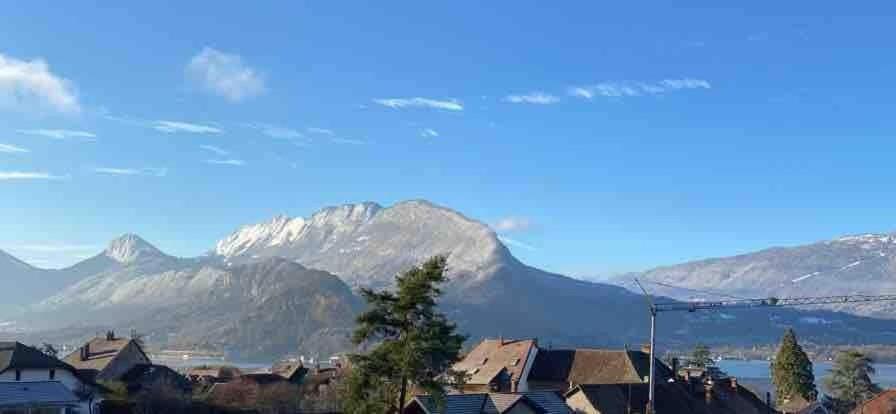 Duplex Vue Et Montagne A Apartment Talloires